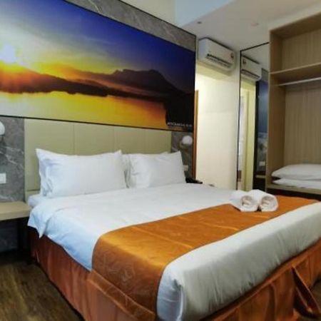 Kingston Hotel Kota Kinabalu Buitenkant foto
