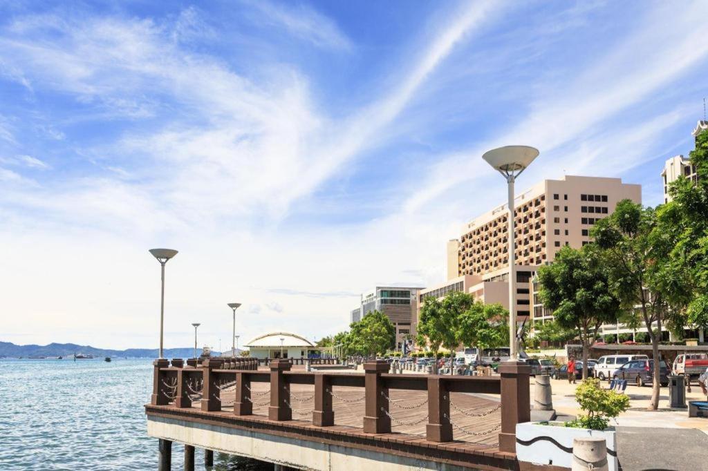 Kingston Hotel Kota Kinabalu Buitenkant foto