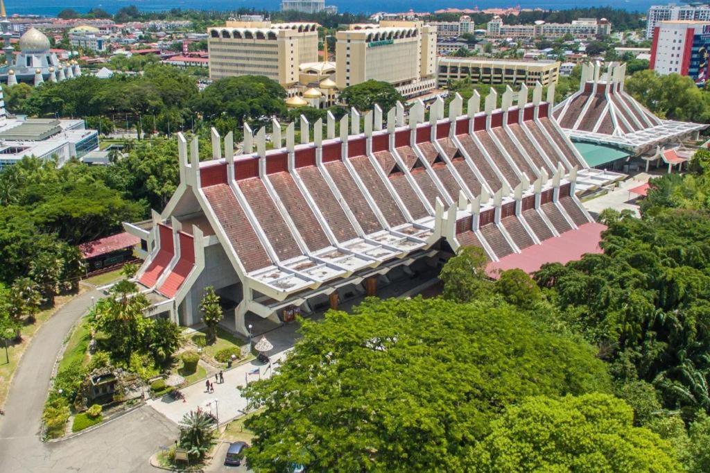 Kingston Hotel Kota Kinabalu Buitenkant foto