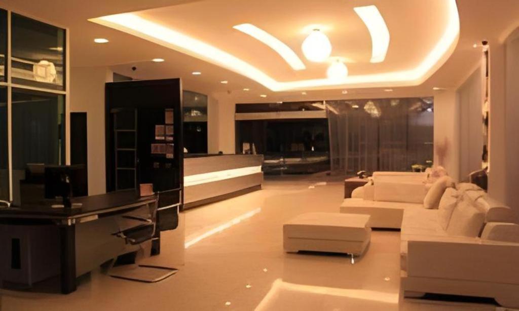 Kingston Hotel Kota Kinabalu Buitenkant foto