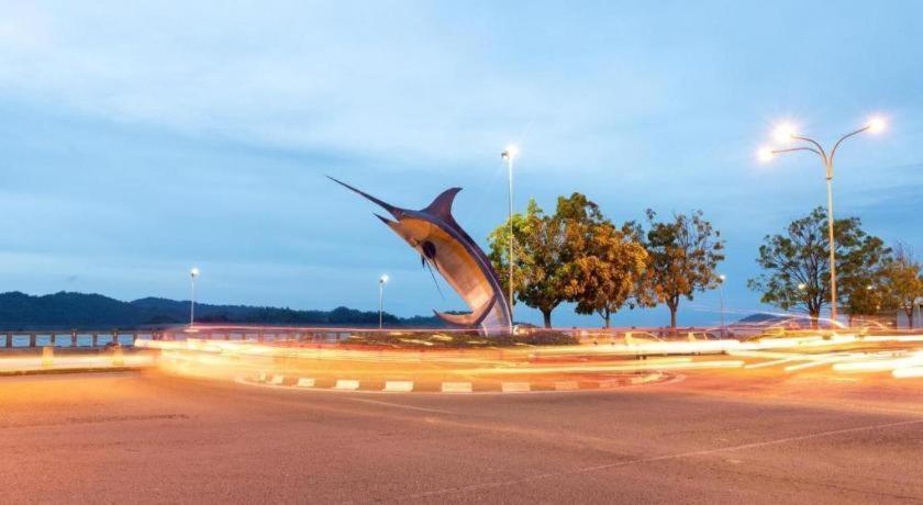 Kingston Hotel Kota Kinabalu Buitenkant foto